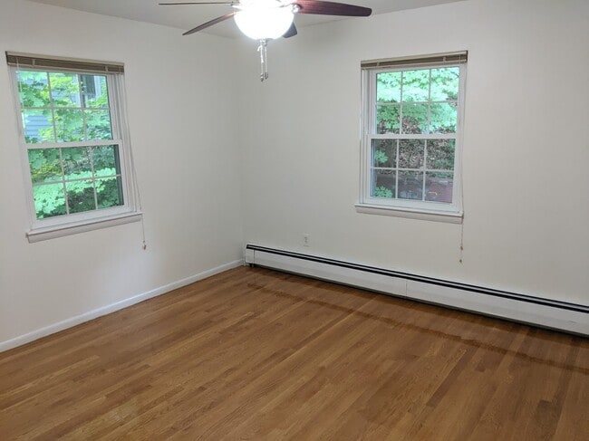 Building Photo - 409 Lowell Ave