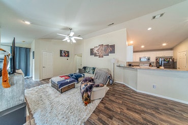 Building Photo - 11824 Bobcat Dr