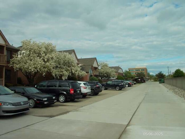 Building Photo - 15765 Balfour Dr