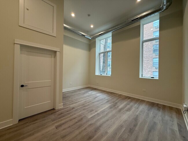 Foto del edificio - 1453 Maple Ave