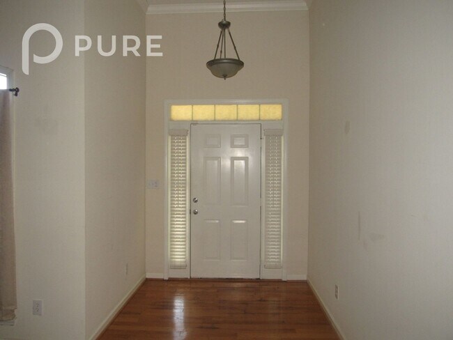 Foto del edificio - 266 Rocky Ridge Dr