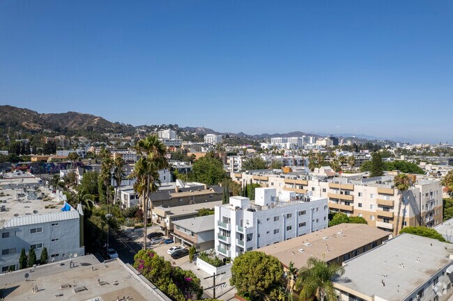 1400 N Vista St - The Residence at 1400 Vista