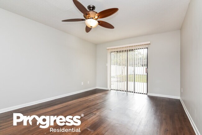 Building Photo - 3819 Cloverhill Ct