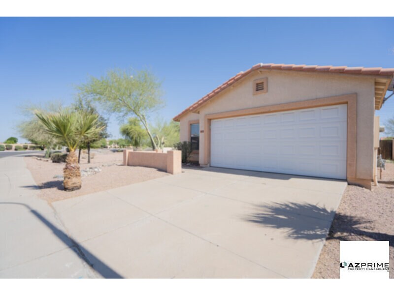Foto principal - Exceptional 3/2 Phoenix Home with Oversize...