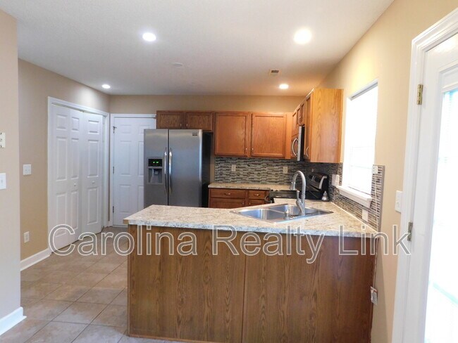 Building Photo - 7905 Shiny Meadow Ln