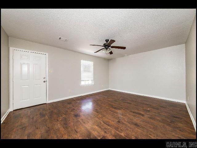 Foto del edificio - 400 E Locust St