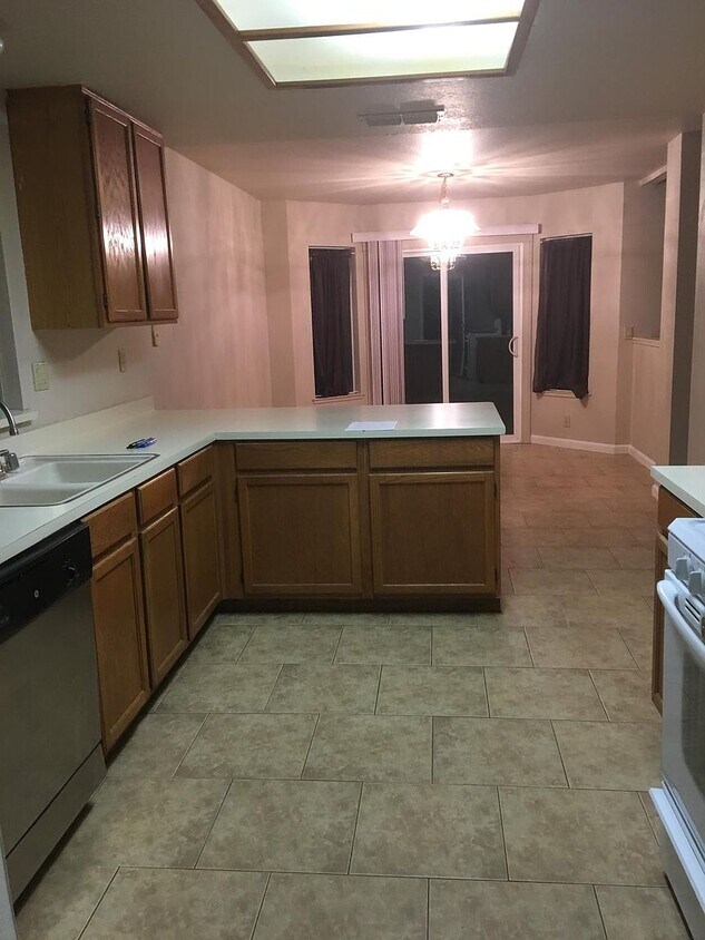 Foto del edificio - 1048 Fallon Woods Way