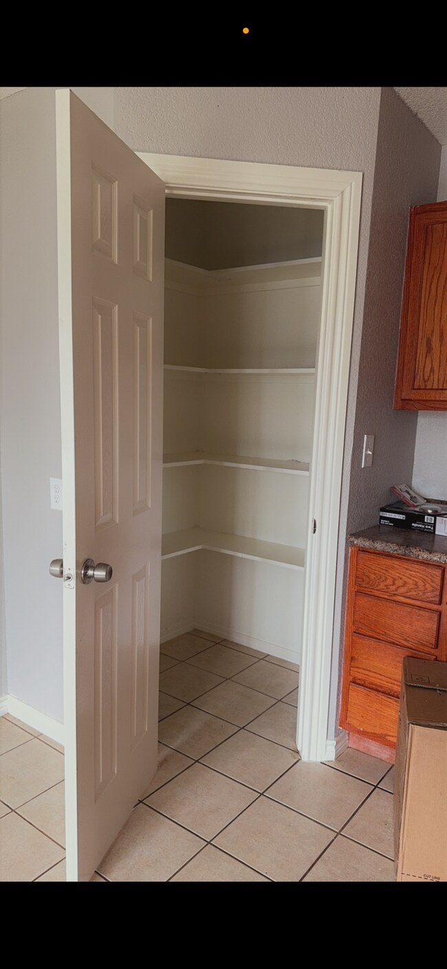 Foto del edificio - 1036 E Elm St