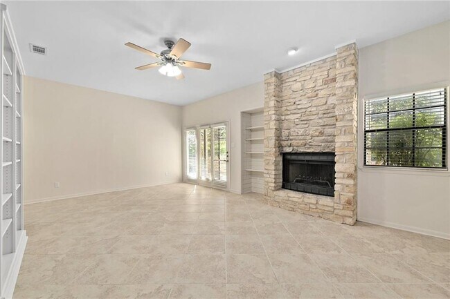 Building Photo - 2201 Lakeway Blvd