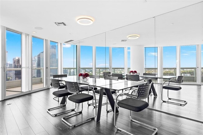 Building Photo - 1643 Brickell Ave