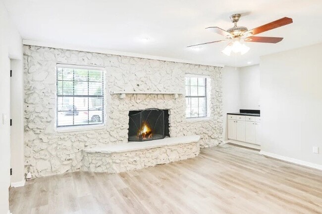 Building Photo - 4516 S Hale Ave