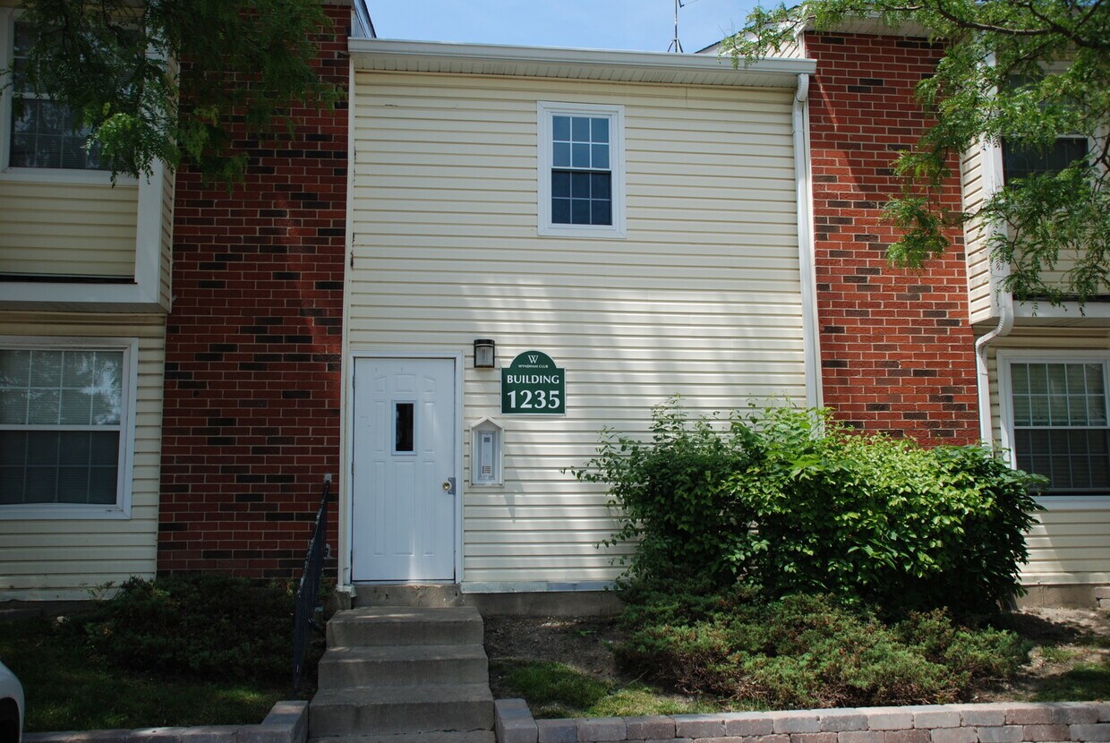 1235 Wyndham Ct Unit 103, Palatine, IL 60074 Condo for Rent in
