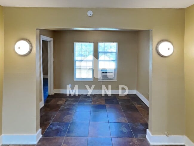 Building Photo - 4706 Nesbitt Dr