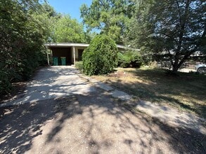 Building Photo - 105 Hankins Ln