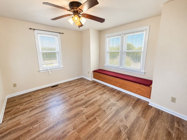 Building Photo - 1501 River Rd