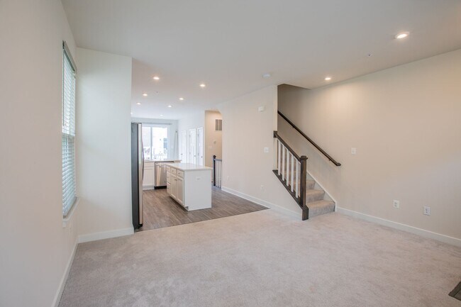 Building Photo - Lovely 3 BR/3.5 BA EOG Townhome in Elkridge!
