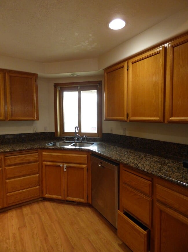 Foto del edificio - 3 bed Single level home in a Cul-De-Sac