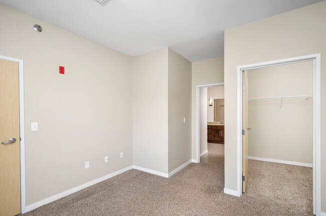 Foto del edificio - Stone Creek Apartments