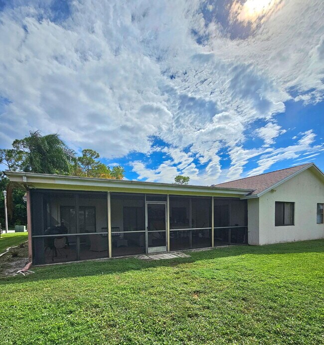 Foto del edificio - 14507 Larkspur Ln