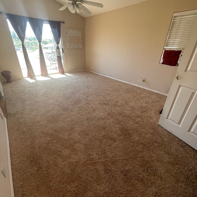 Foto del edificio - 14277 Harvey Ln