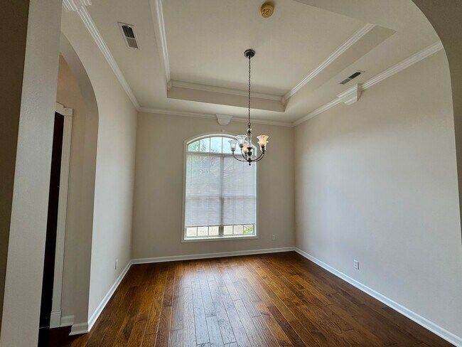 Foto del edificio - 327 Sherborne Ct