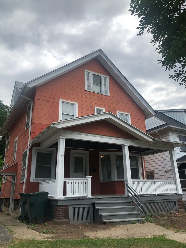Building Photo - 1134 Plymouth Ave S