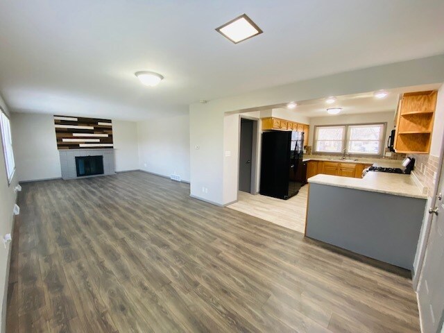 Building Photo - 1400 S Bartell Dr