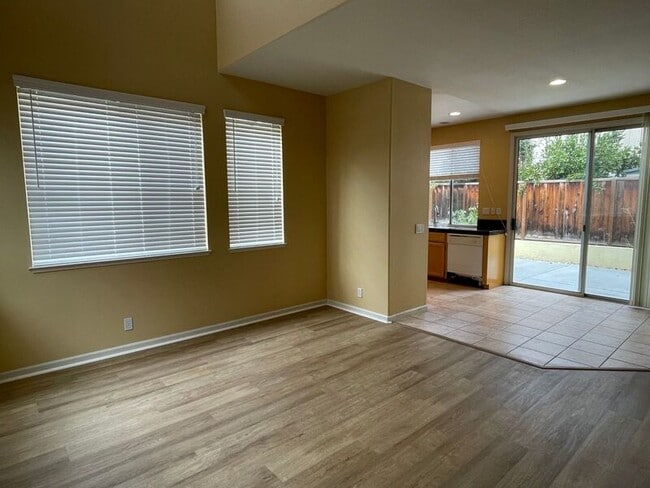 Building Photo - 2575 Las Palmas Way