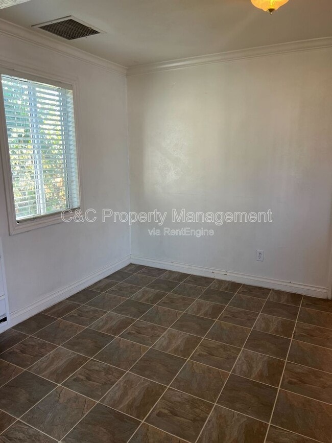 Building Photo - 379 E 16th St