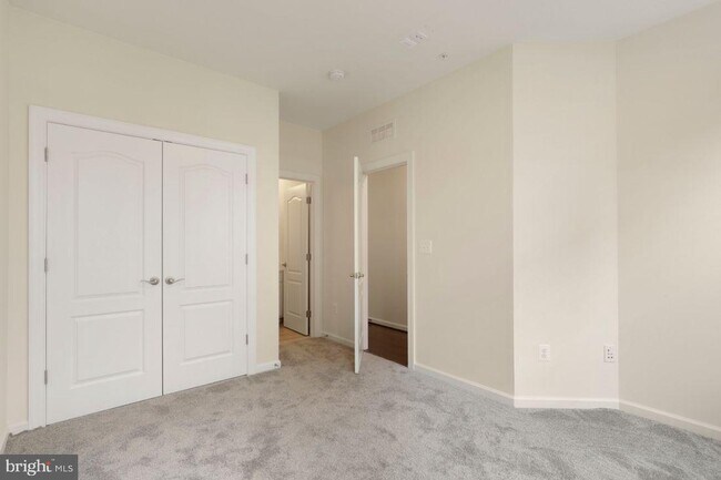 Building Photo - 628 Totten Pl NE