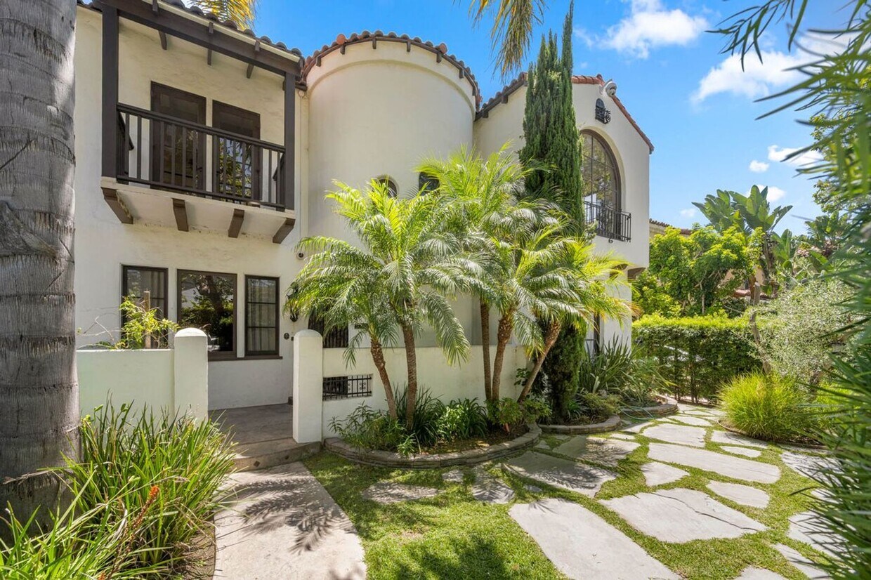 Foto principal - 6228-6228 W 6th St