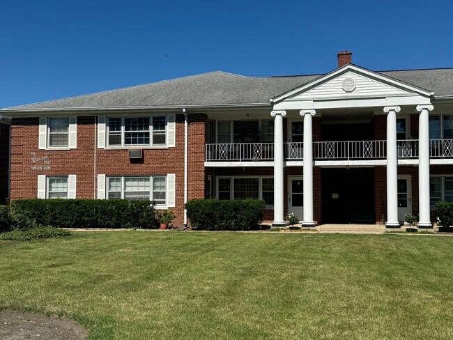 Building Photo - 2000 Parkside Dr