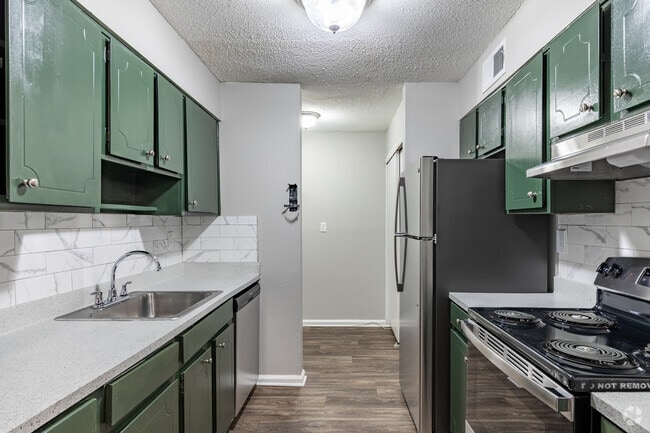 2BR, 1.5BA - 1000SF Kitchen + Laundry - Moss Creek