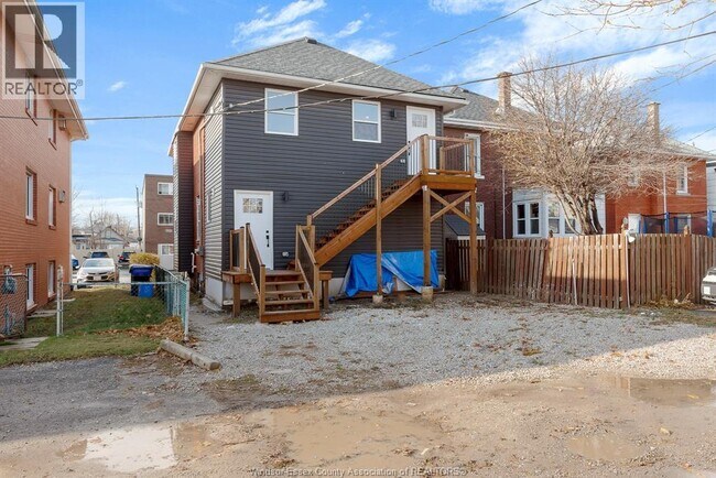 Building Photo - 836 Pillette Rd