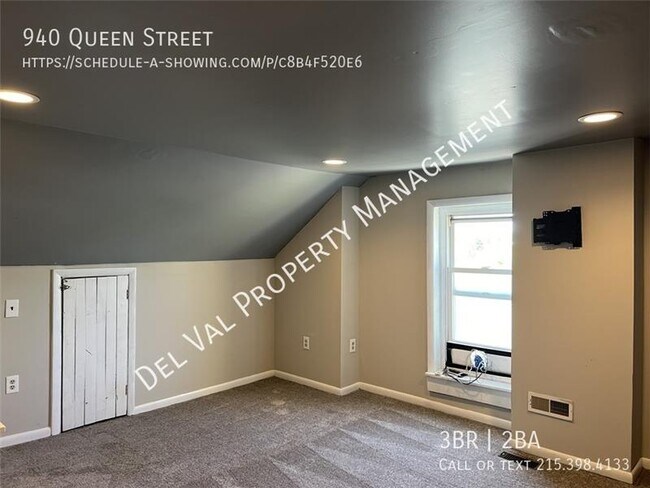 Building Photo - 940 Queen St