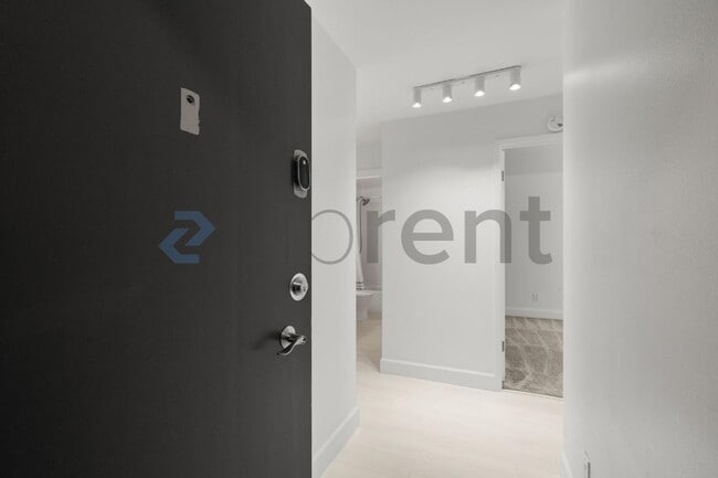 Building Photo - Unit 222