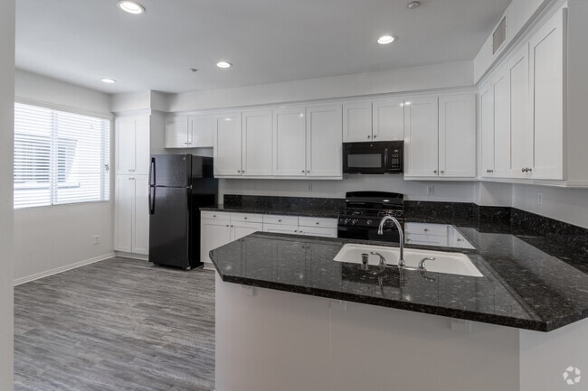 3BR, 3BA - 1482 SF - Magnolia Court Townhomes