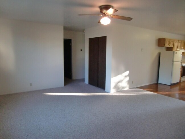 Building Photo - RDF Properties