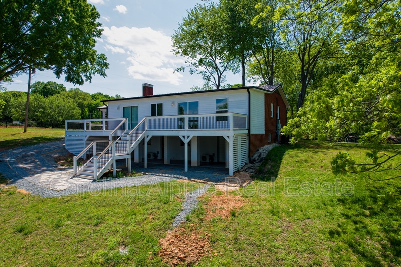 5094 Mallard Cove, Sherrills Ford, NC 28673 House Rental in Sherrills