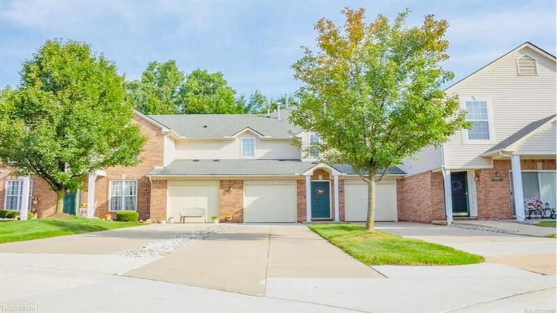 Foto principal - 21083 Cooper Dr