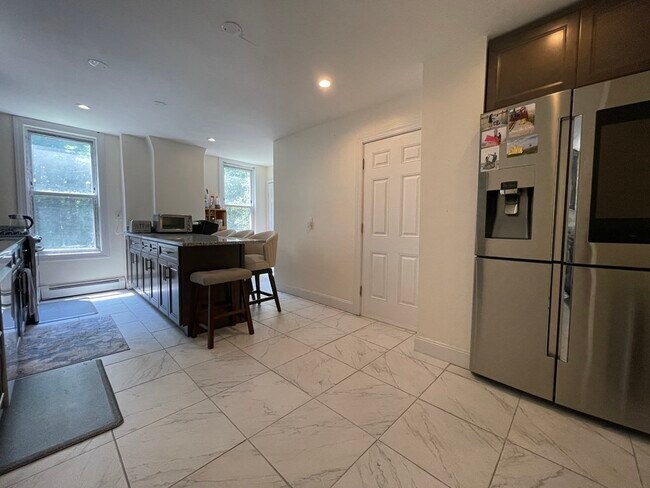 Foto del edificio - 11 Bowdoin Ave