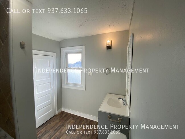 Foto del edificio - Kenyon Palace  **MOVE IN SPECIAL -- $75 GI...