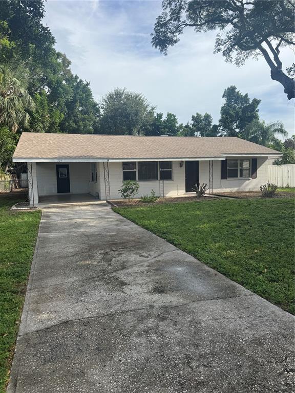 Building Photo - 2311 Bougainvillea St