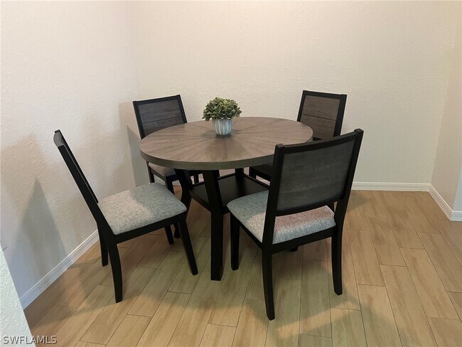 Foto del edificio - 23500 Walden Center Dr