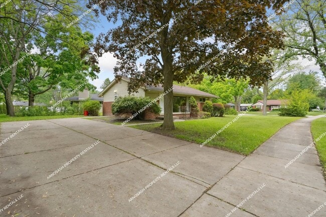 Building Photo - 29309 Spring Hill Dr