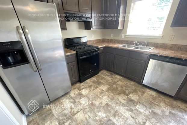 Foto del edificio - 1069 Meadow Glen Cir