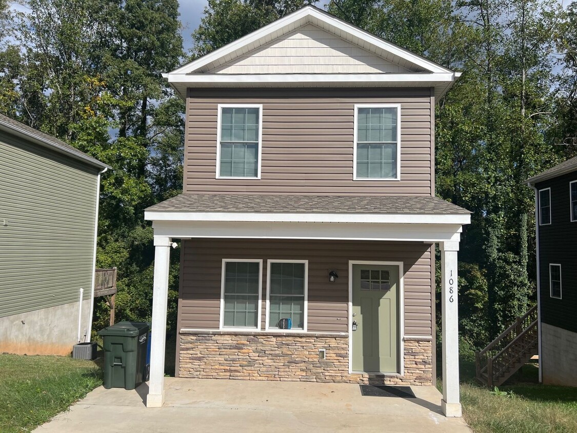 Primary Photo - Cozy 3 Bed/ 1.5 Bath Home - 2 Story - Open...