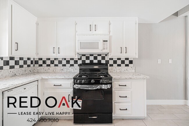 Foto del edificio - 915 Paseo Grande