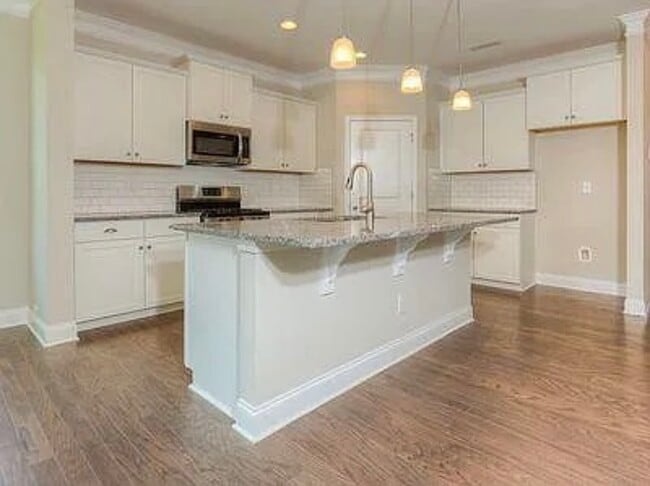 Building Photo - 507 Nouvelle Dr