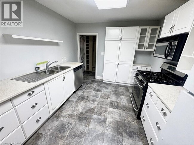 Building Photo - 2575 Binbrook Rd